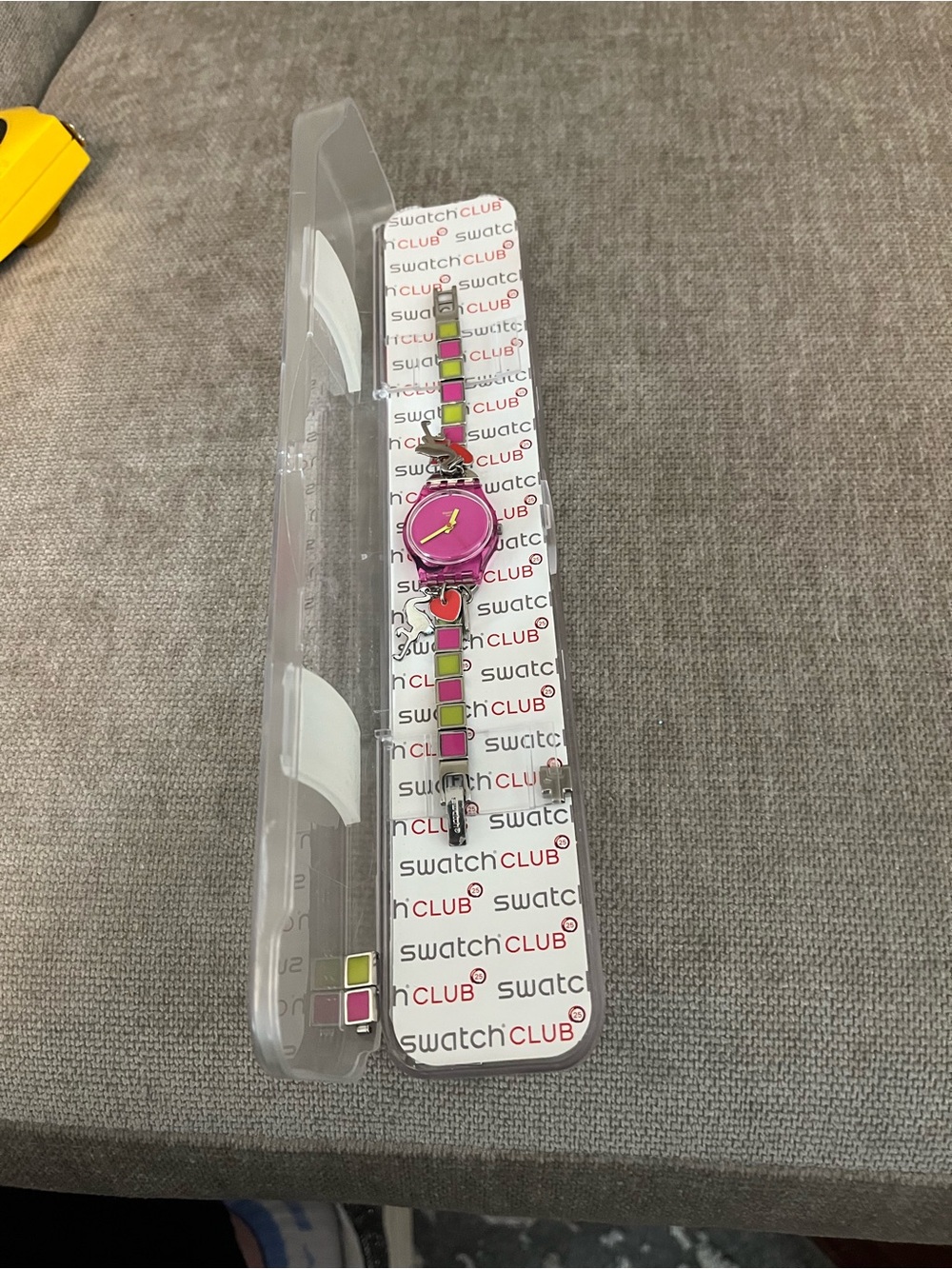 Swatch Club 1980s FLORIDA BREEZE Pink and Lime Green Charm Bracelet Watch, Rare! - Picture 5 of 5